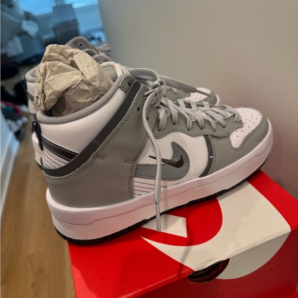 Nike women's Gray and White Sneakers - Picture 4 of 6